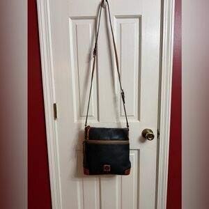 DB Black Pebble Leather Shoulderbag Crossbody